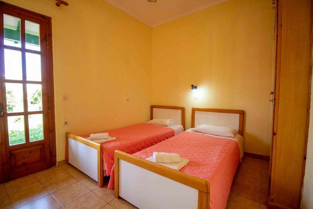 Tzoras‌ ‌Apartments‌ ‌Roda‌ ‌Corfu‌ Litheres Bagian luar foto