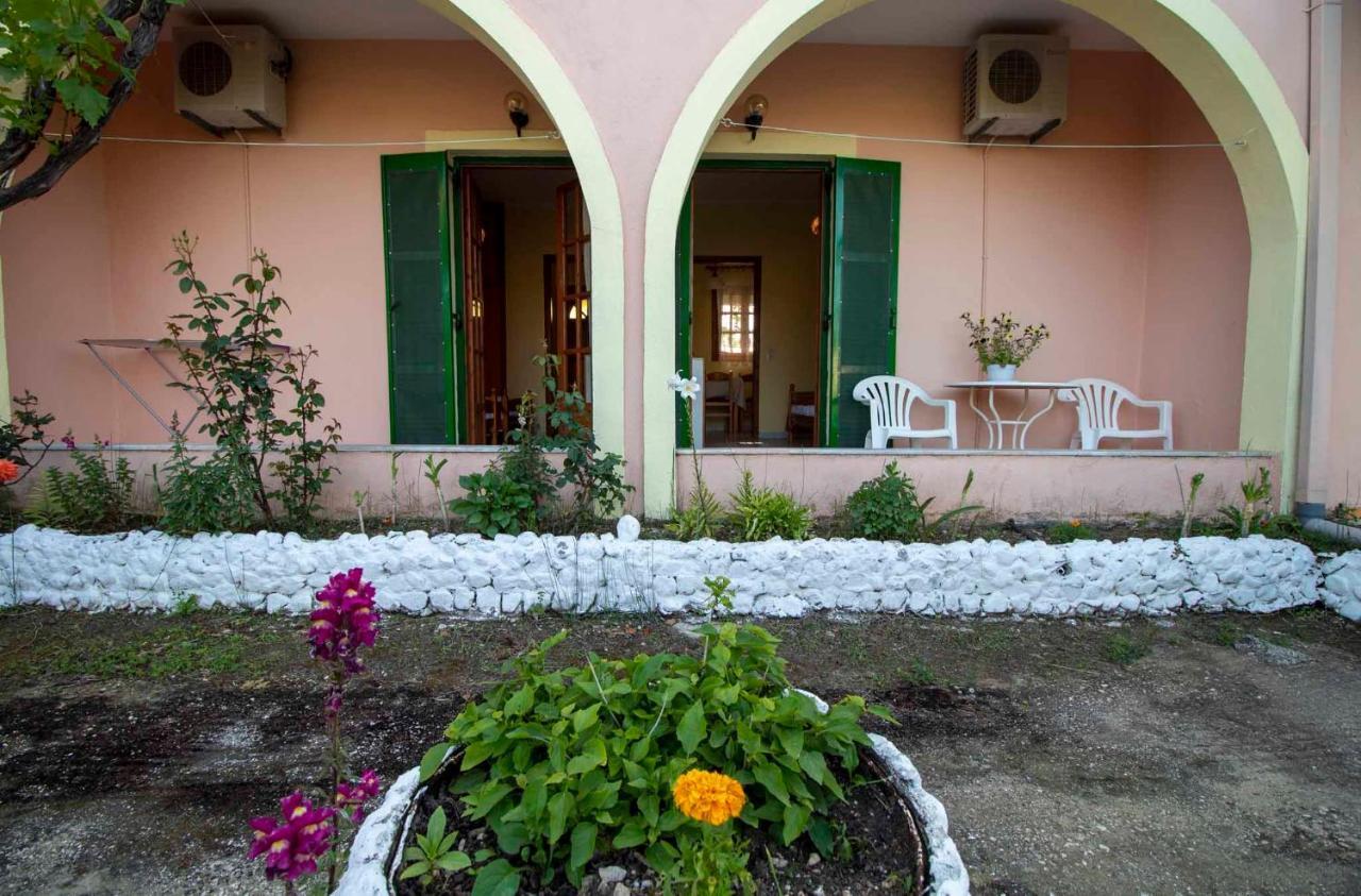 Tzoras‌ ‌Apartments‌ ‌Roda‌ ‌Corfu‌ Litheres Bagian luar foto