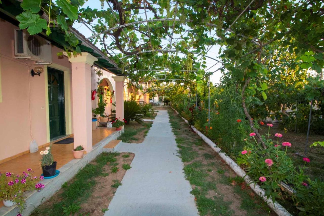 Tzoras‌ ‌Apartments‌ ‌Roda‌ ‌Corfu‌ Litheres Bagian luar foto